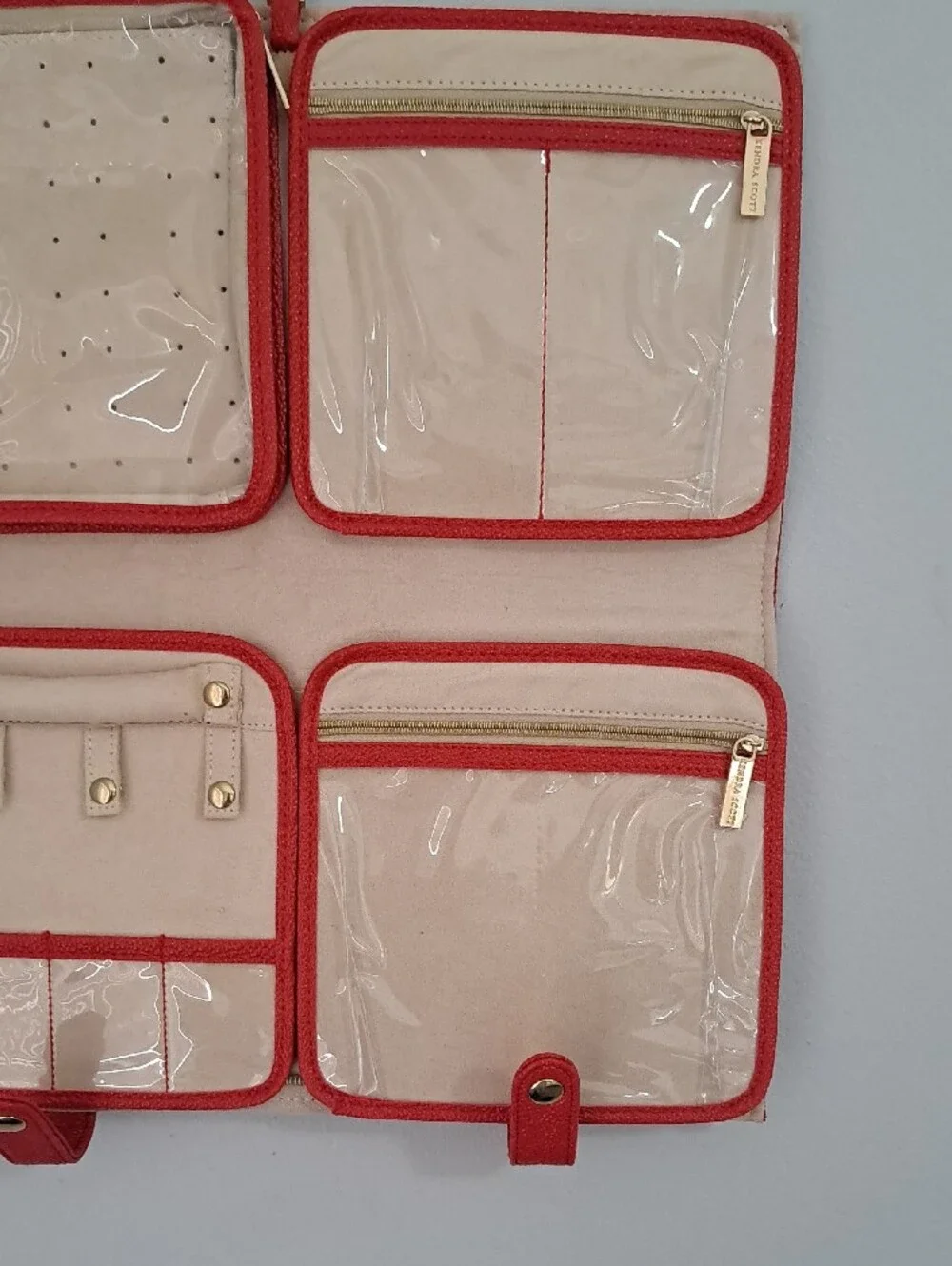 Kendra Scott Beige and Red Hanging Jewelry Organizer